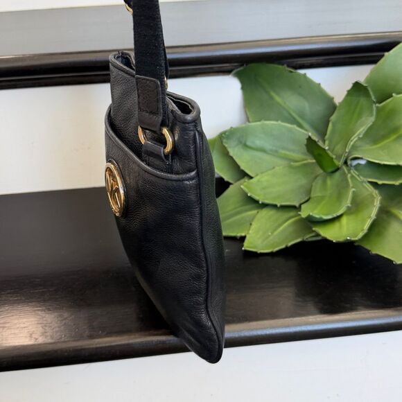 Michael Kors Fulton Leather Crossbody Shoulder purse  Slim Messenger soft - Picture 3 of 10